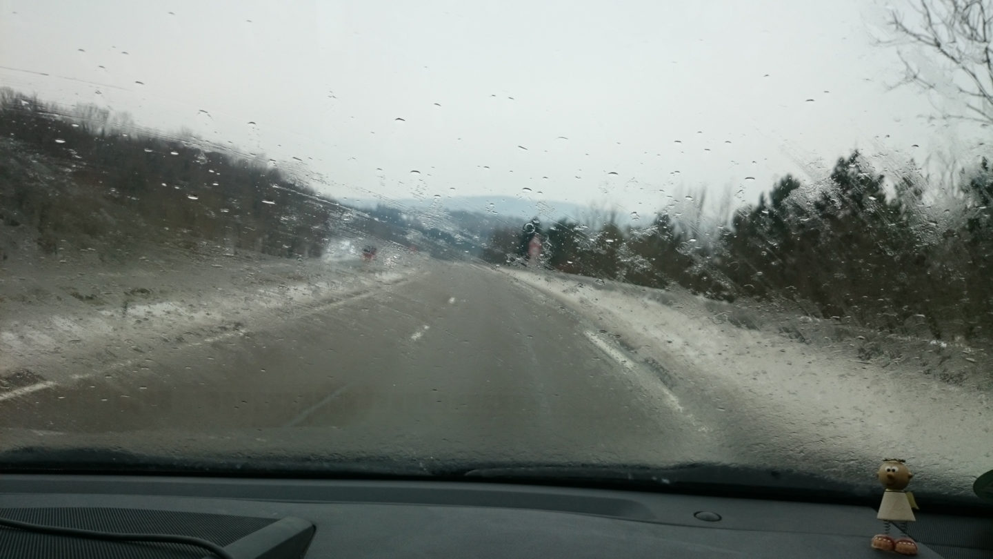 Eisregen auf der französischen Autobahn